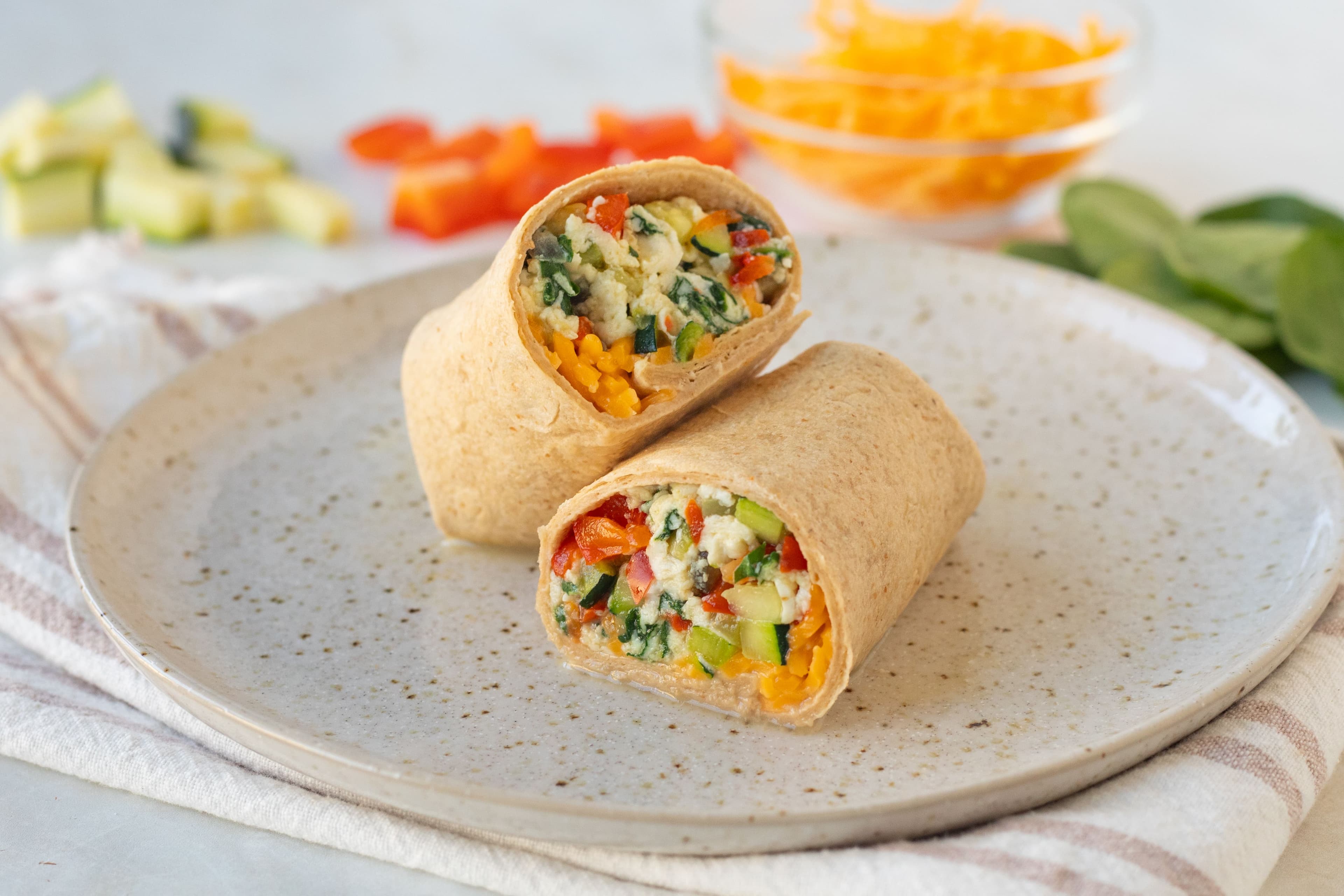 Burrito de desayuno con claras de huevo y verduras