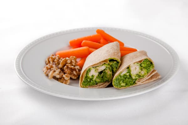 Burrito de Ensalada de Pollo con pesto de Espinaca