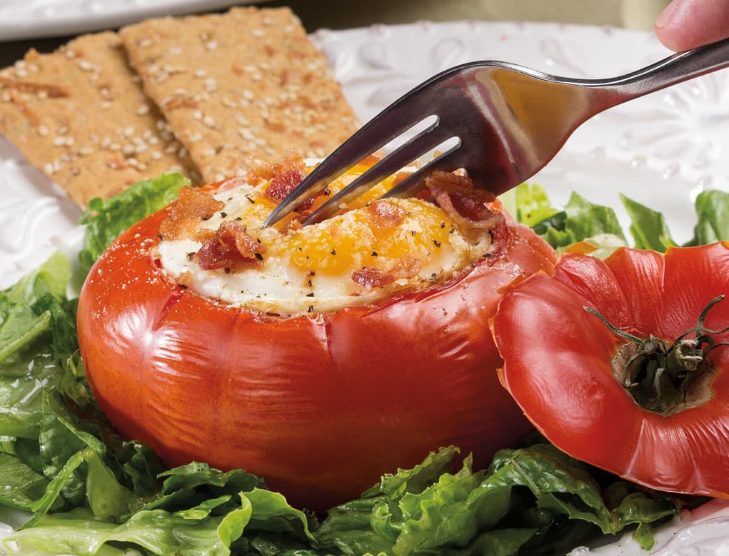 Copas de huevo y tomate al horno