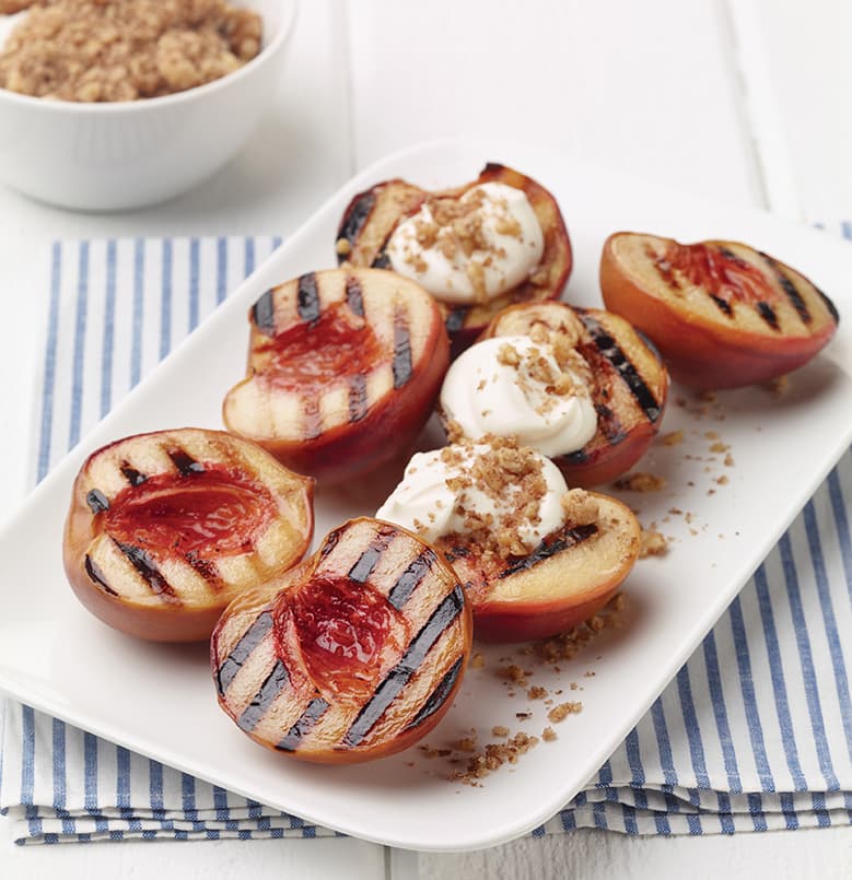 Duraznos a la Parrilla con Balsámico Blanco y Crema mascarpone