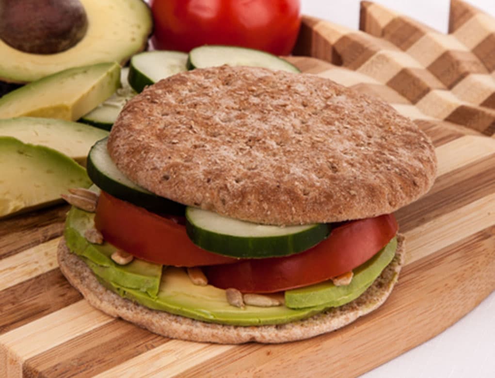 Emparedado de Aguacate y Verduras