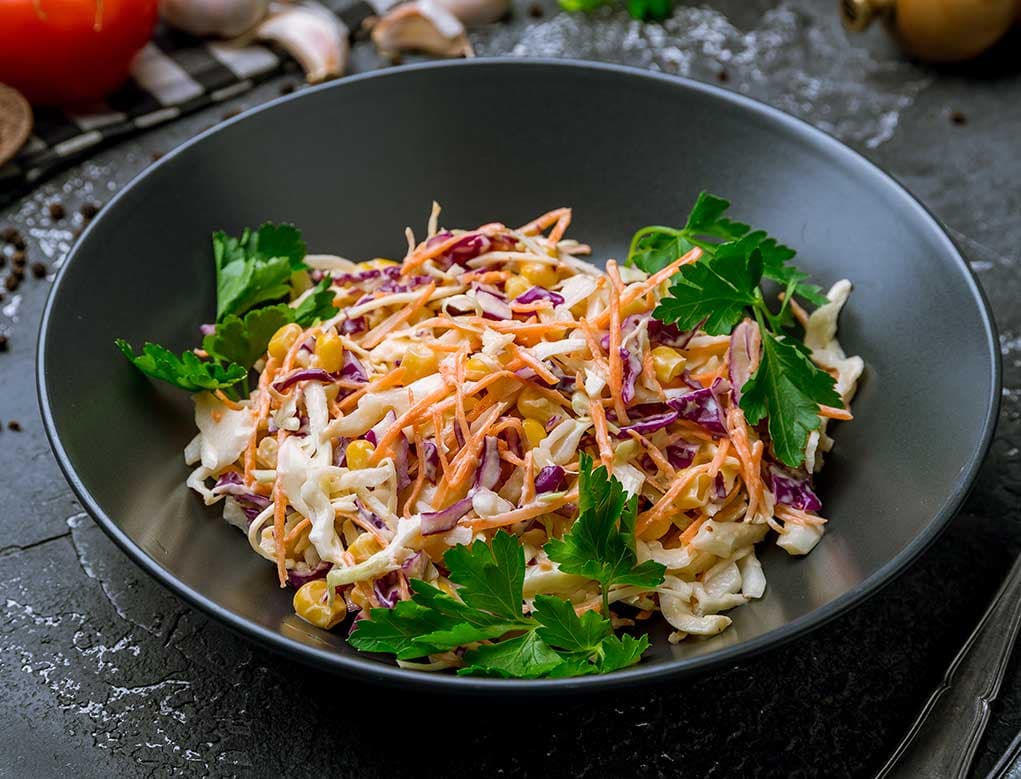 Ensalada de quinoa y col tostada
