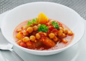 Guiso de calabaza de invierno con garbanzos