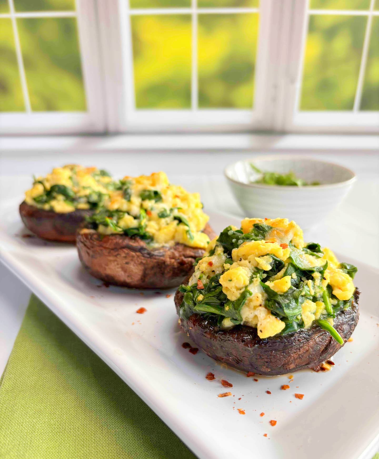 Hongos Portobello Rellenos de Espinacas y Huevo