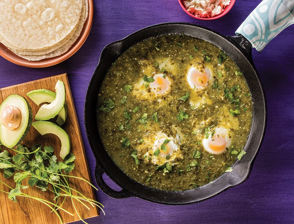 Huevos ahogados en salsa verde