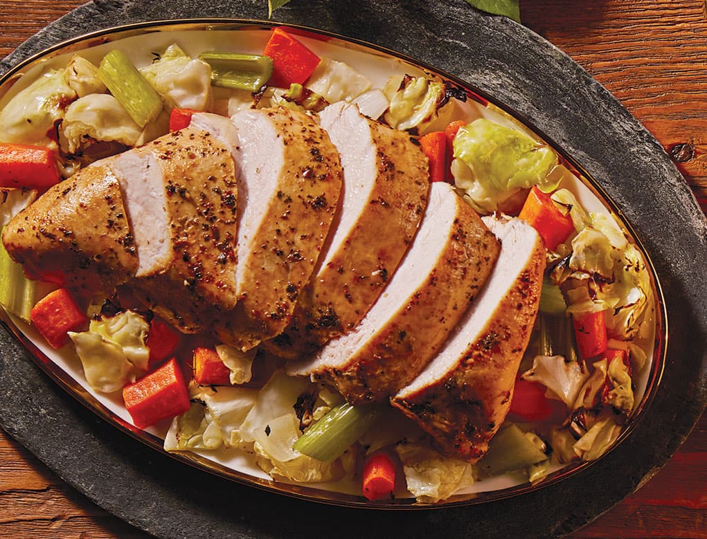 Pavo rostizado y vegetales rostizados