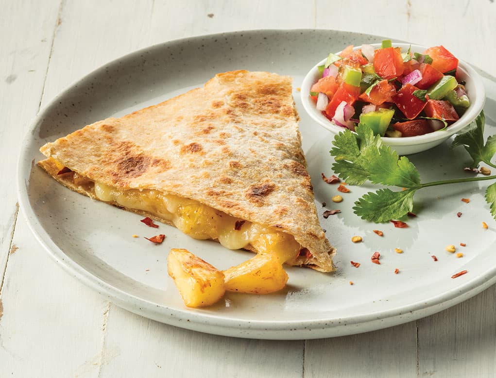 Quesadillas de piña y chile