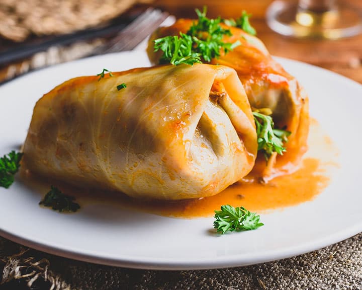 Rollitos de col rellenos serbios