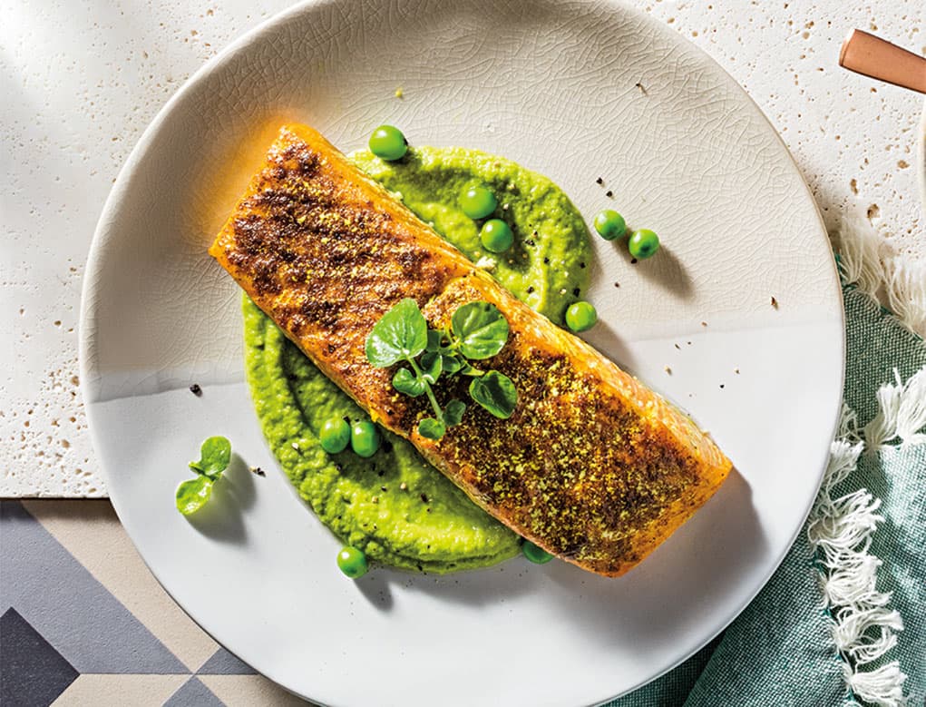 Salmón con puré de guisantes