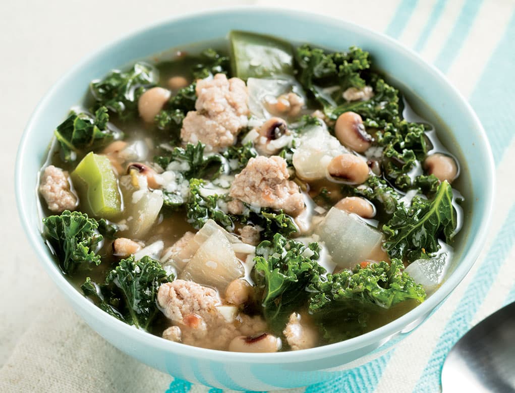 Sopa de Col rizada con Pavo y Frijoles