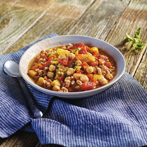 Sopa de frijoles blancos y verduras con Farro