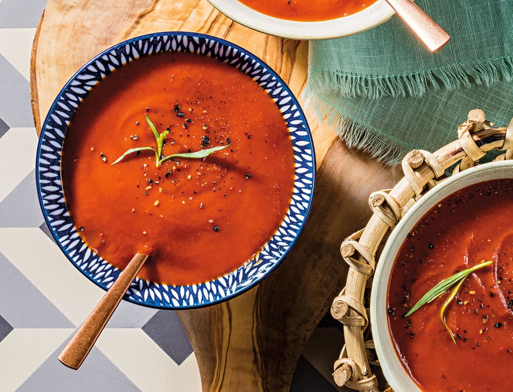 Sopa fría de estragón y tomate