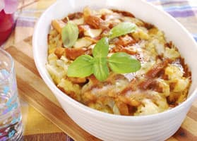 Strata de verduras asadas