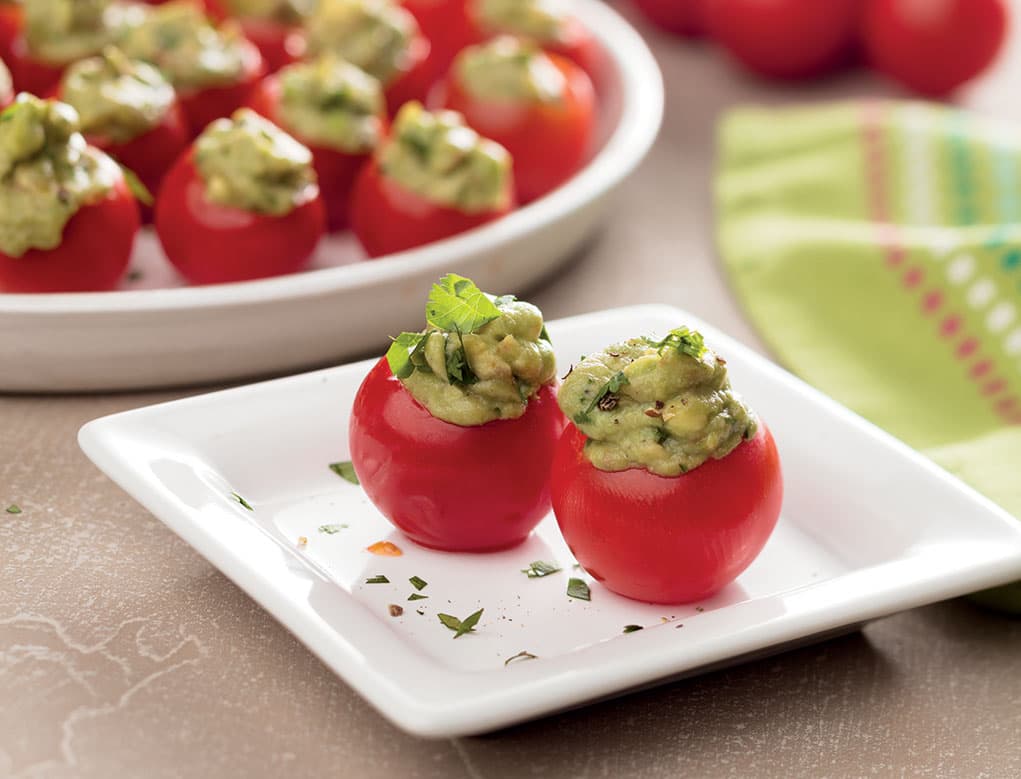 Tomates cherry rellenos de guacamole