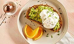 Tostadas de Huevo y Aguacate